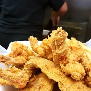 Went here today for first time and I was impressed. Food is delicious! Seasoned and fried to perfection. Yummy!