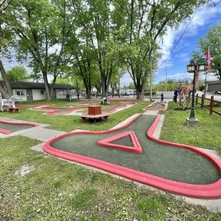 Miniature golf