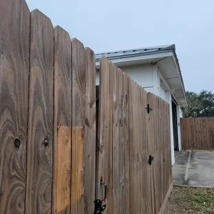 Gate that wobbles atrociously.