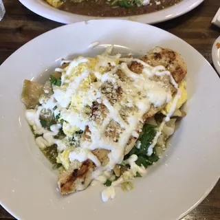 Chilaquiles with Grilled Chicken Breast