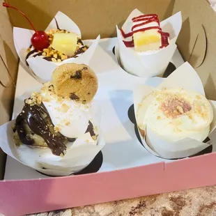 ows a variety of desserts