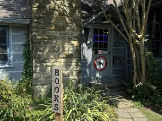 The Taleless Dog Booksellers