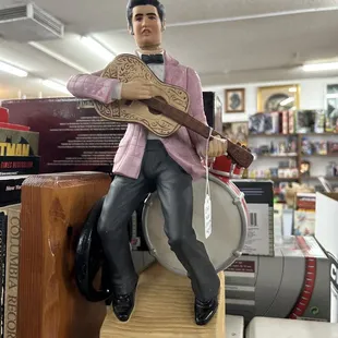 Old Elvis Presley statue
