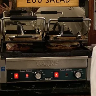 The sandwich press machines