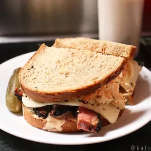 Flatiron Delight with pastrami