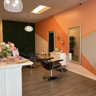 My new favorite eyebrow threading spot!!