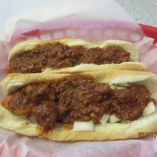 Couple of very nice Chili Dogs
