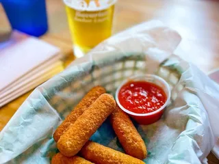 Putter's Patio & Grill