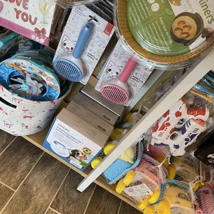 9/2022 inside items for sale