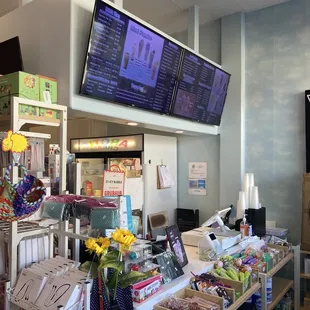 Good selection of milk teas and smoothies.