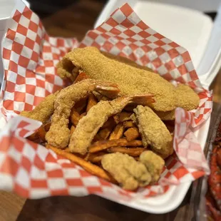 Catfish shrimp oyster trio
