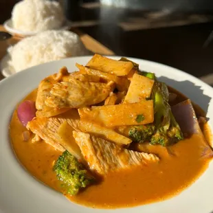 Peanut Curry (chicken, no peas, add broccoli/$14)