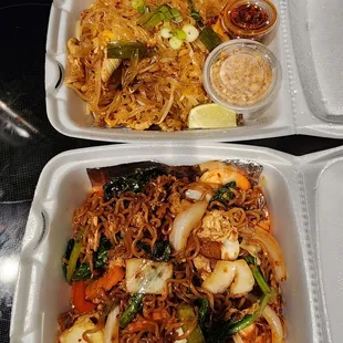 Spicy Noodles w/shrimp and Chicken Pad Thai