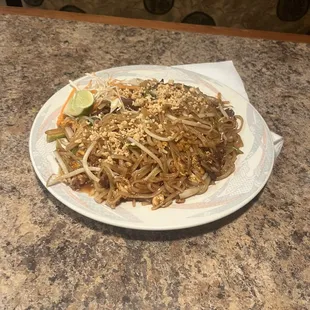 Beef pad thai