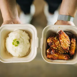 food, chicken wings and fried chicken