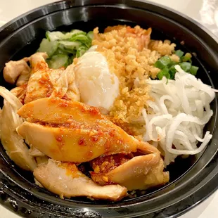 Sabal Noodle Bowl with boneless chicken thighs and spicy garlic chili oil.