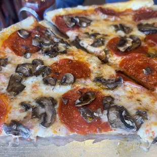 Pepperoni &amp; mushroom