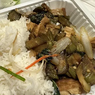 E2. Stir-fried Eggplant (Pad Makeua)