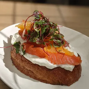 Salmon toast