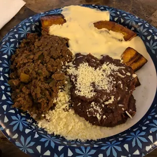 Platano con Carne