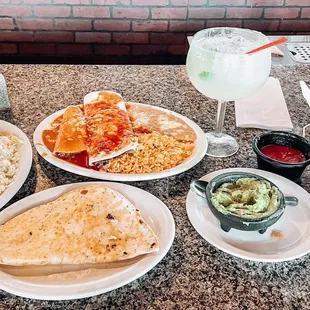 Macho Combo, Skinny Margarita, guacamole, chips, salsa.