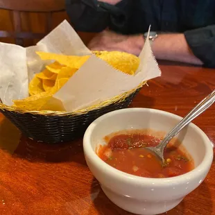 Free chips and salsa:  excellent thin crispy warm chips.  The soda is well mixed.  Not too watery.