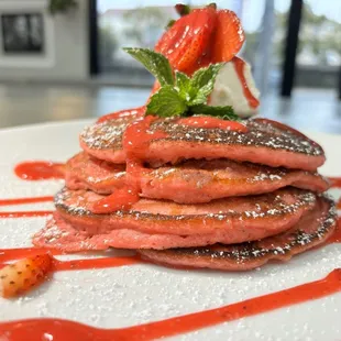 Deliciosos pancakes de Strawberry   con mermelada orgánica