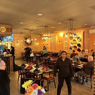 More empty tables and a nice couple leaving