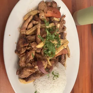 Pollo Saltado