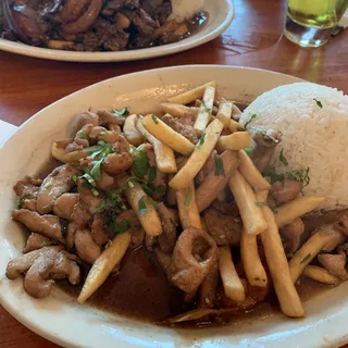 Pollo Saltado