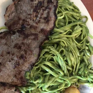 Tallarin Verde Con Bistec