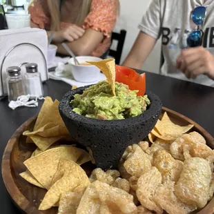 Guacamole and chips + chicharones