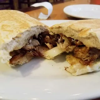 Pan Con Lechón