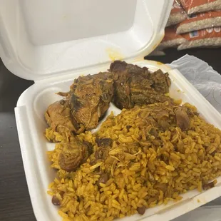 pollo guisado (stewed chicken)