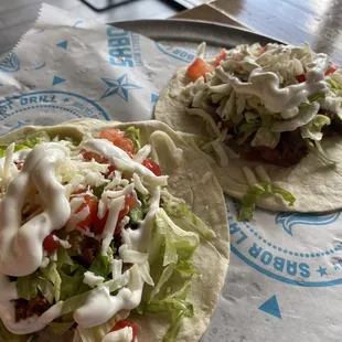 2-americanos, ground beef and Al pastor pork.