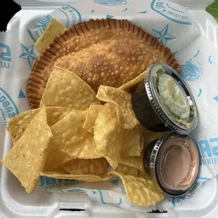 Empanada guacamole and sauce