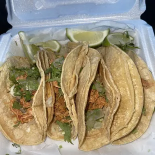 Shredded chicken Autenticos Taco | IG @Kurlykonnoisseur
