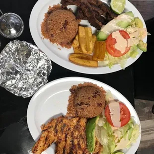 Almuerzo pollo a la plancha y rica carne asada