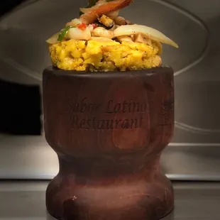 Mofongo relleno de mariscos mixto!!