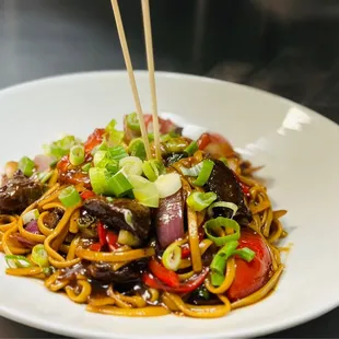 tallarín saltado beef