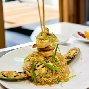 food, noodle dish, noodles, ramen and noodles, ramen, noodle soup