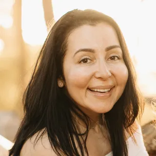 Gabriela R.