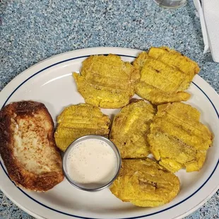 chicken wings and fried chicken, food