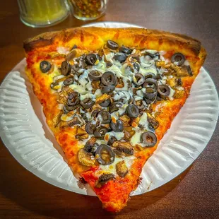 Mushroom and Black Olive Slice