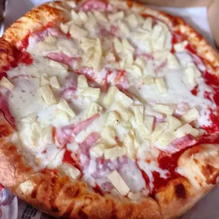 Hawaiian Pizza 12" pizza. Delicious!