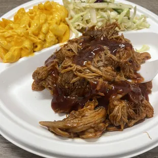 Pulled pork, Mac and cheese, citrus coleslaw