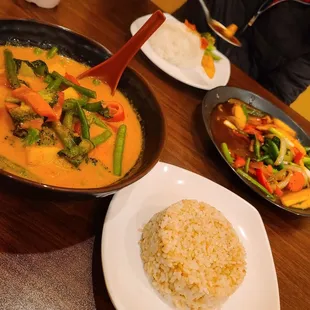 Red curry, a little brown rice and mango paradise.