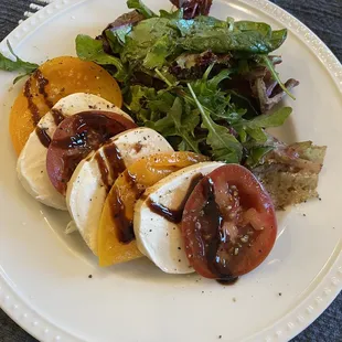 Harlem Tomatoes Caprese salad