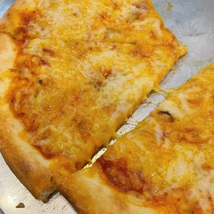 This is their Vegan Pizza - they use Pleese Cheese