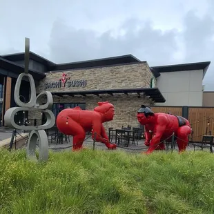 Sumo Wrestlers - Front of the restaurant from the parking lot side